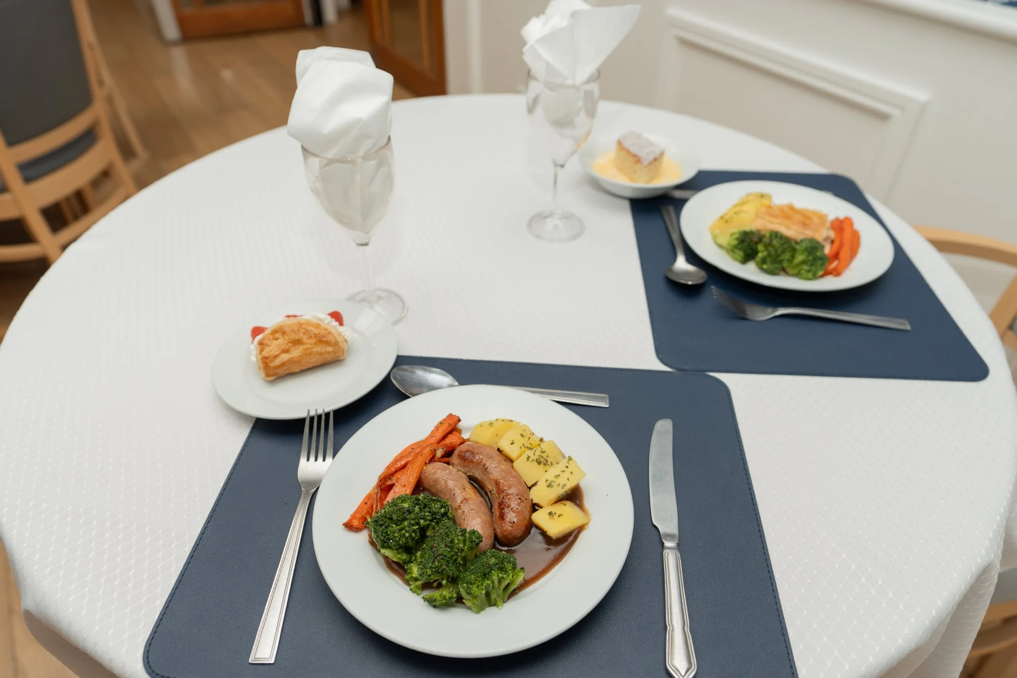 Willow Lodge Care Home - Mealtime